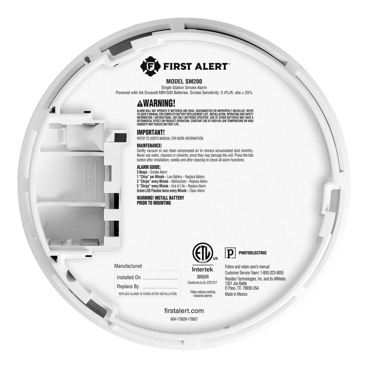 Low profile smoke alarm with replaceable battery